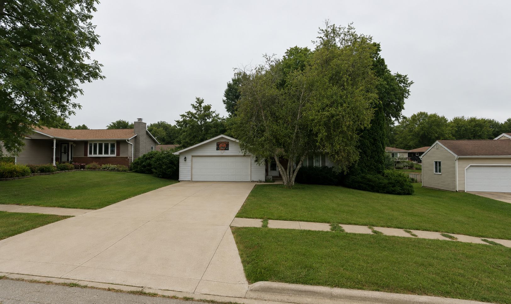 564 N Greenfield Drive — photo