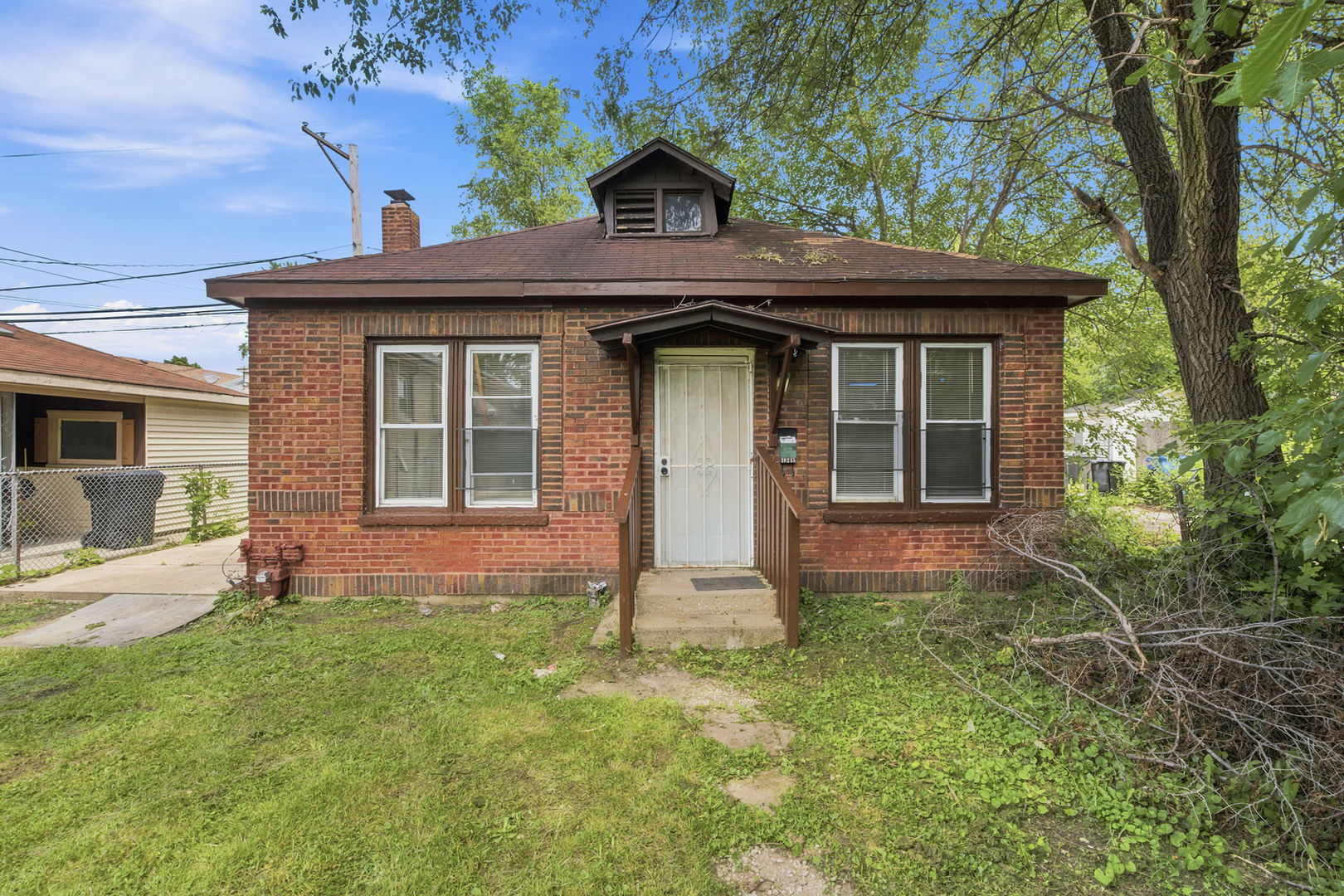 10215 S Aberdeen Street — photo