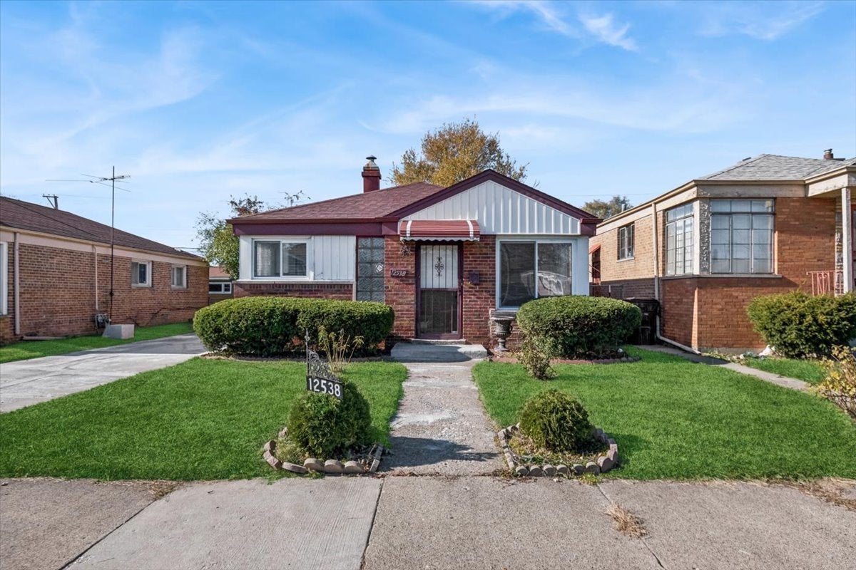 12538 S Justine Street — photo