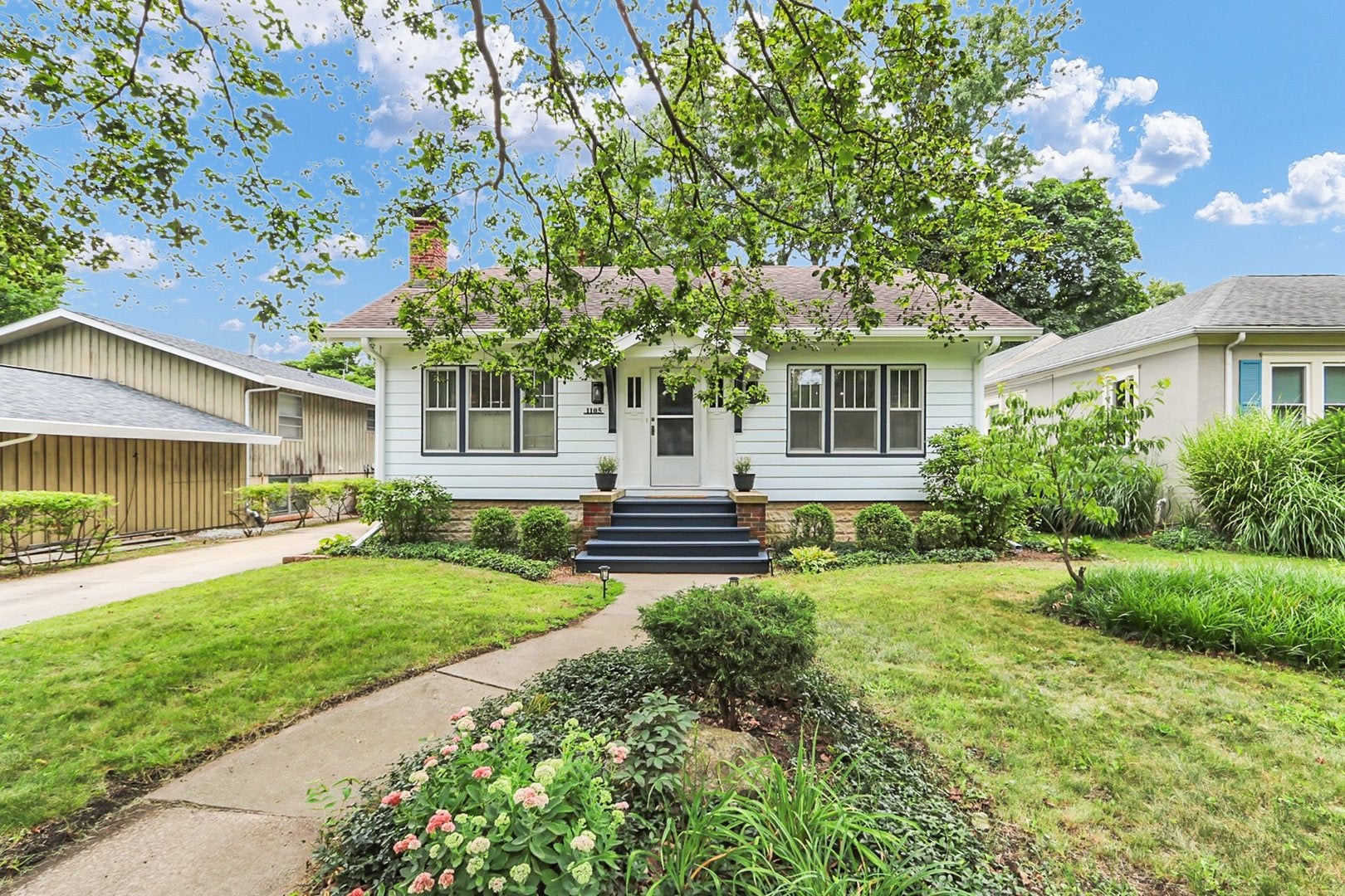 1105 W Green Street — photo