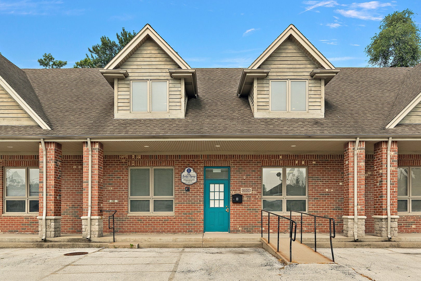 12508 S Harlem Avenue B — photo