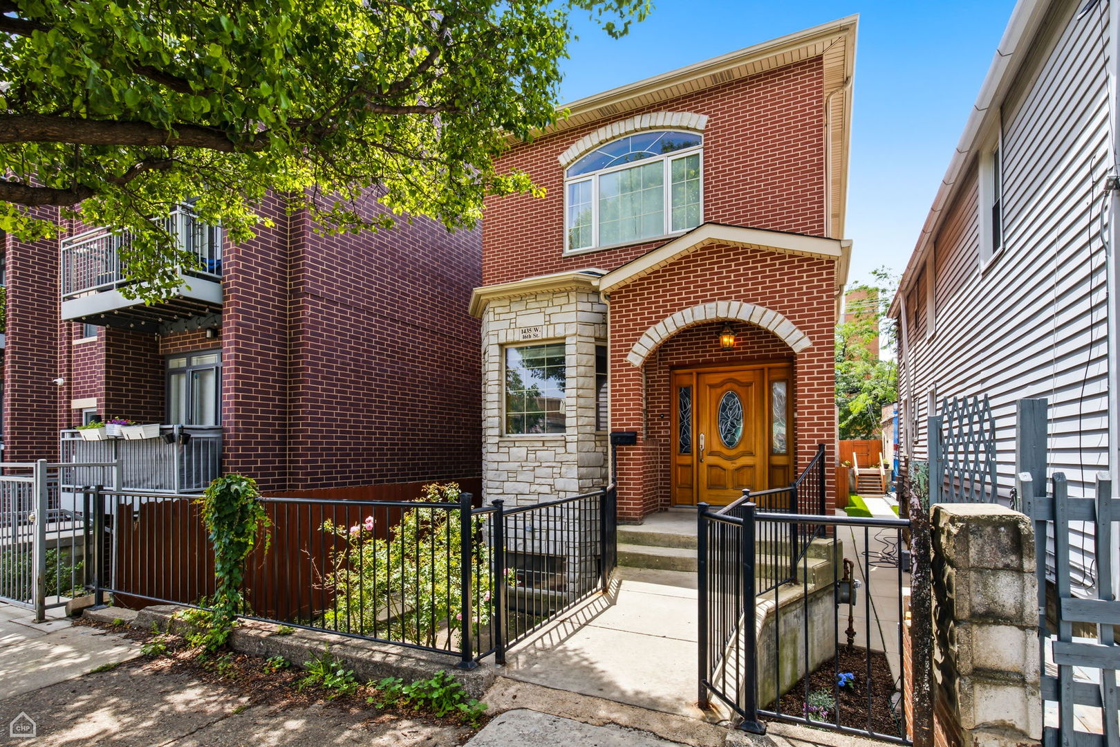 1435 W 16th Street — photo