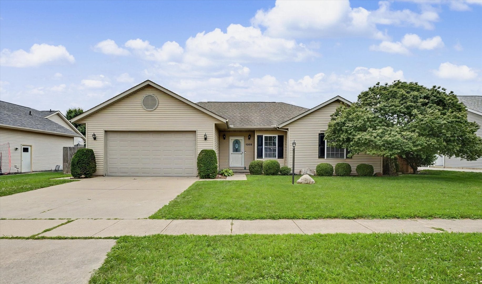 1203 Edgeview Drive — photo