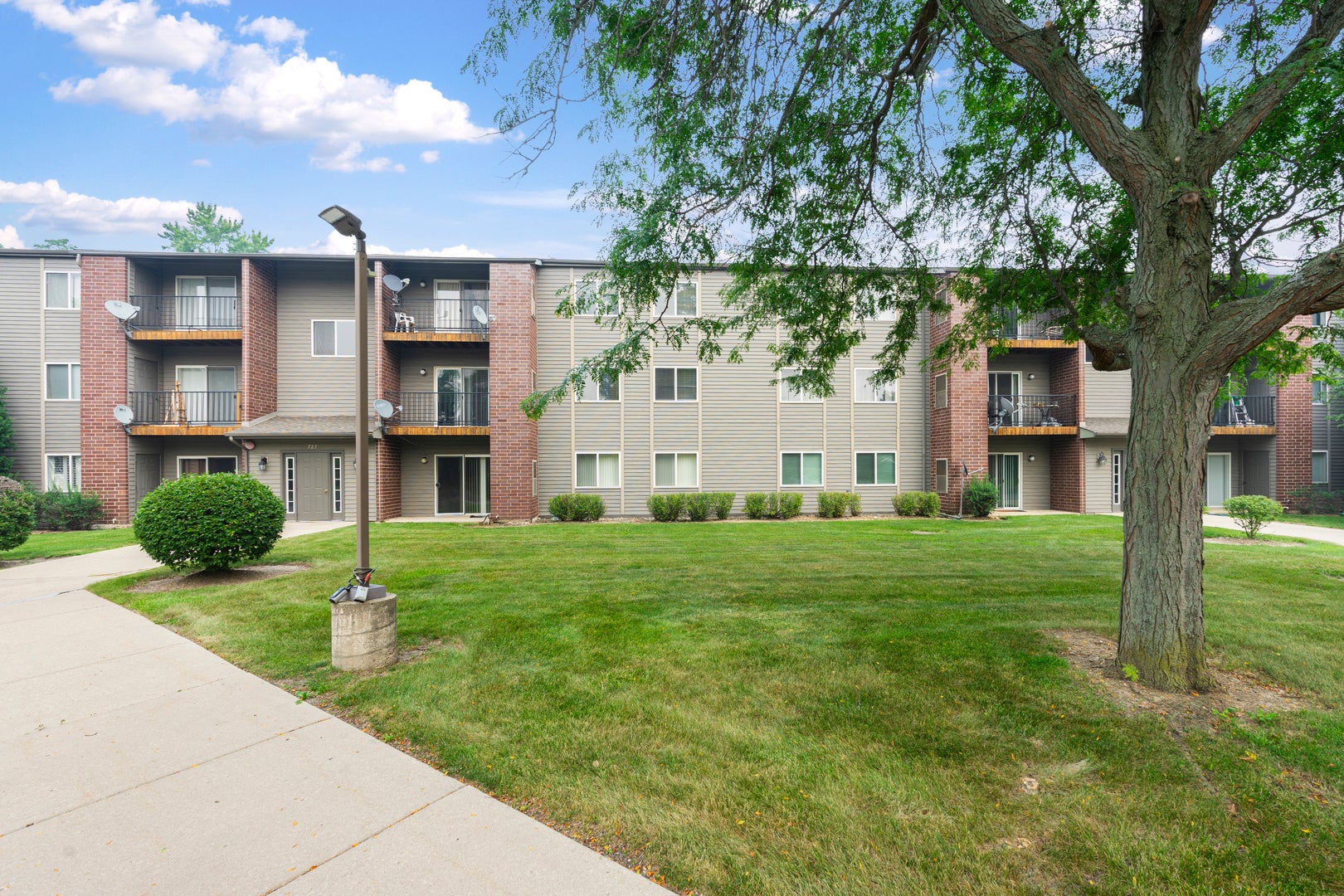727 Elm Lane 308 — photo