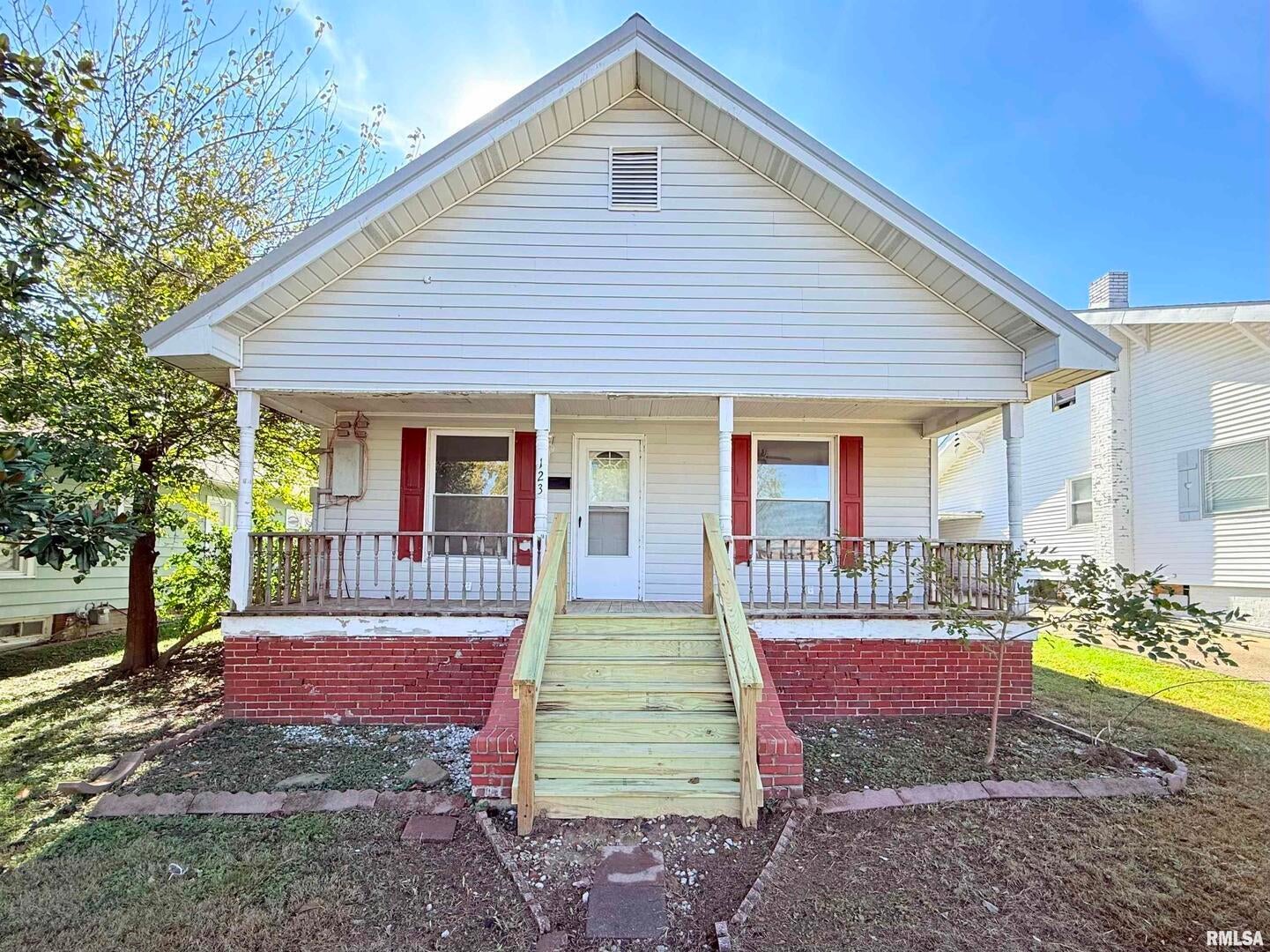 123 W College Street — photo