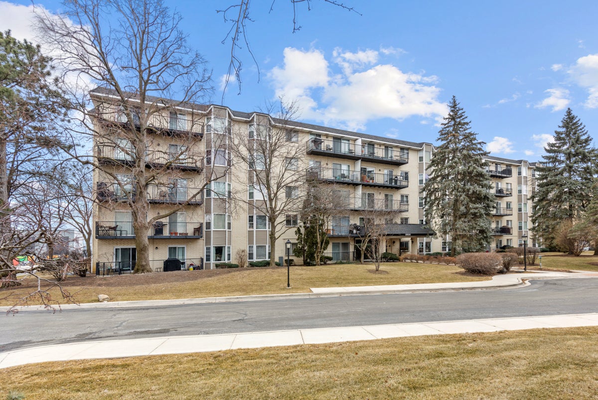 8620 Waukegan Road 405 — photo