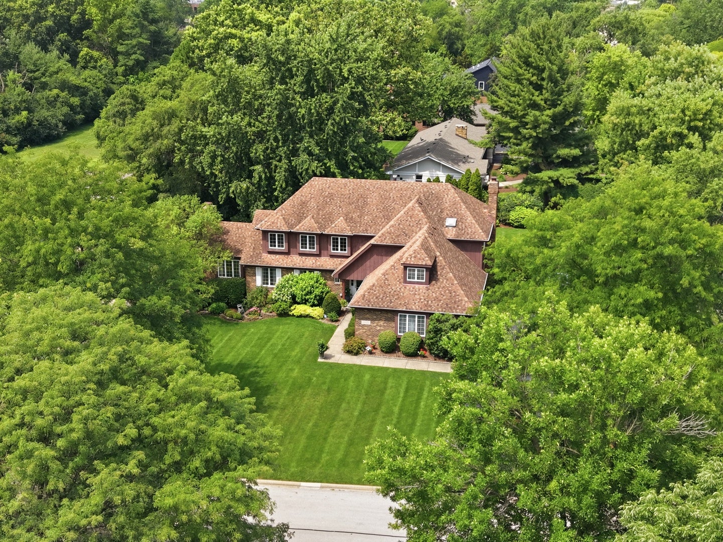 8100 Lake Ridge Drive — photo