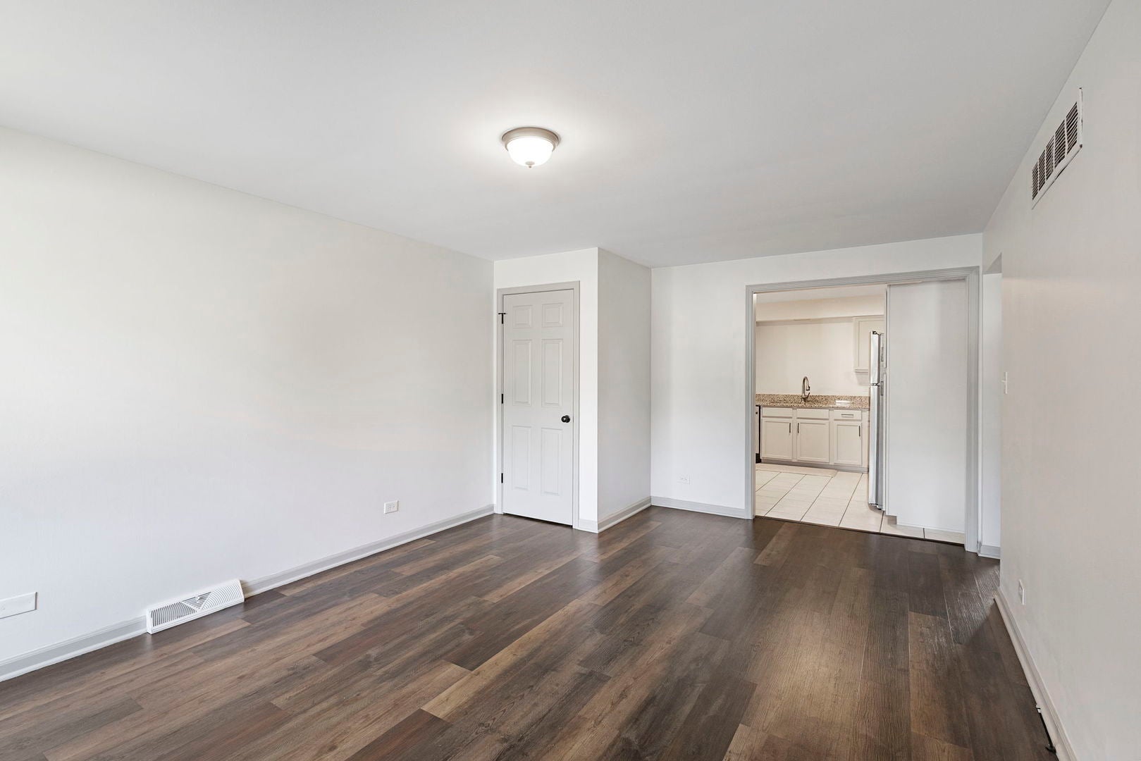 Home in Elgin, IL 60120 — photo 3
