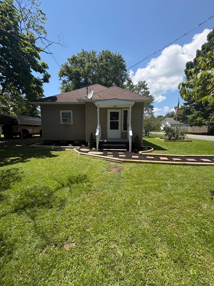 709 N Locust Street — photo