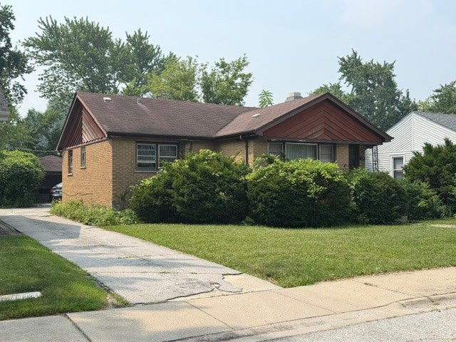 753 E 156th Place — photo