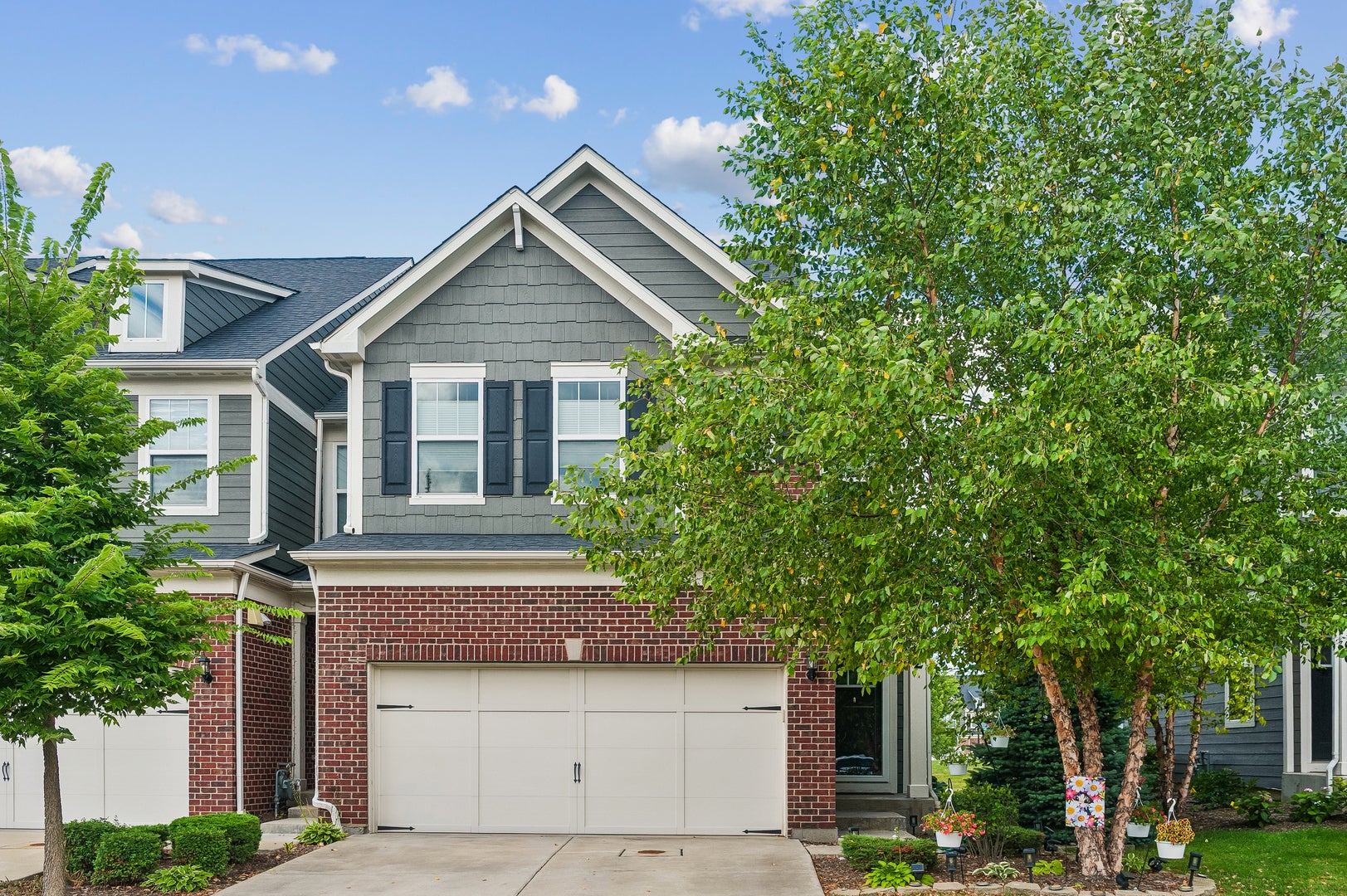 162 Waverly Court — photo