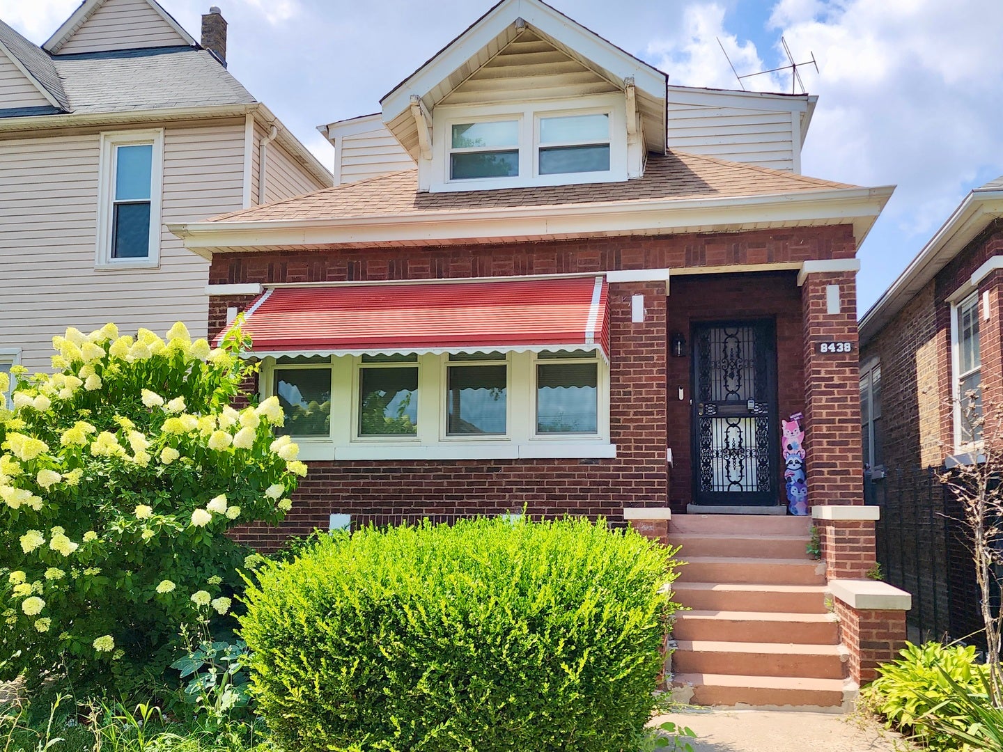8438 S Morgan Street — photo