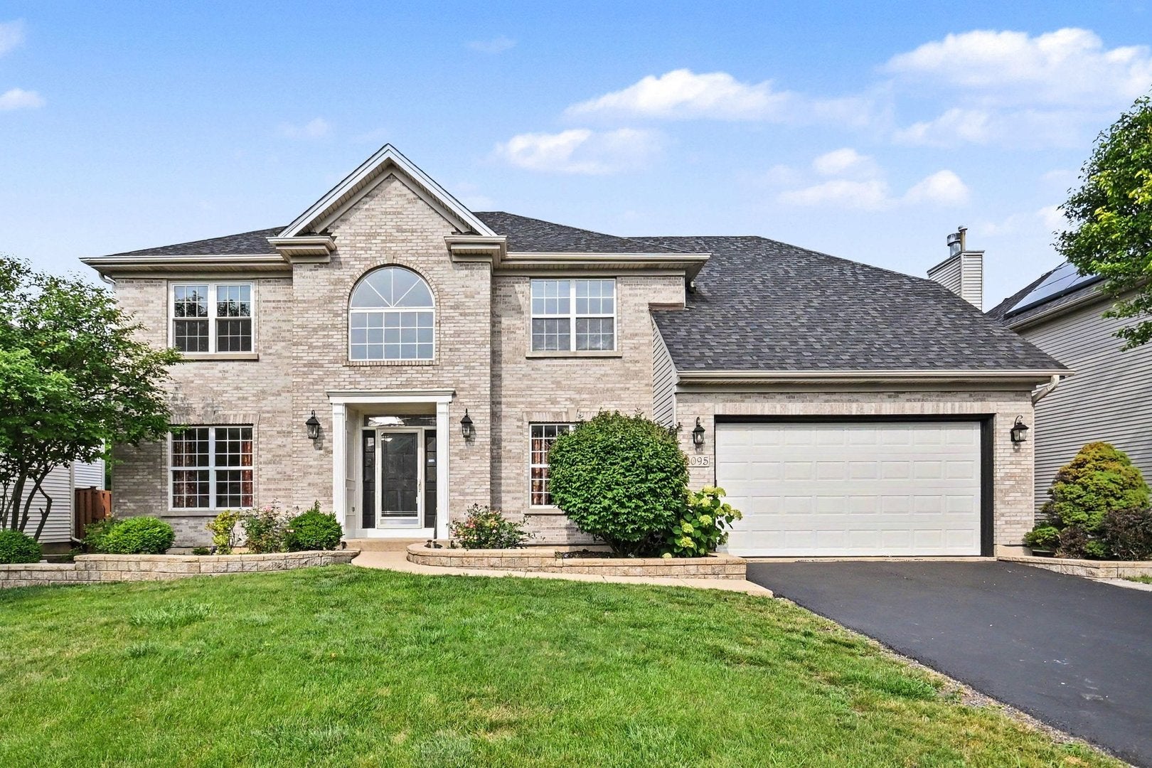 2095 Rockland Drive — photo
