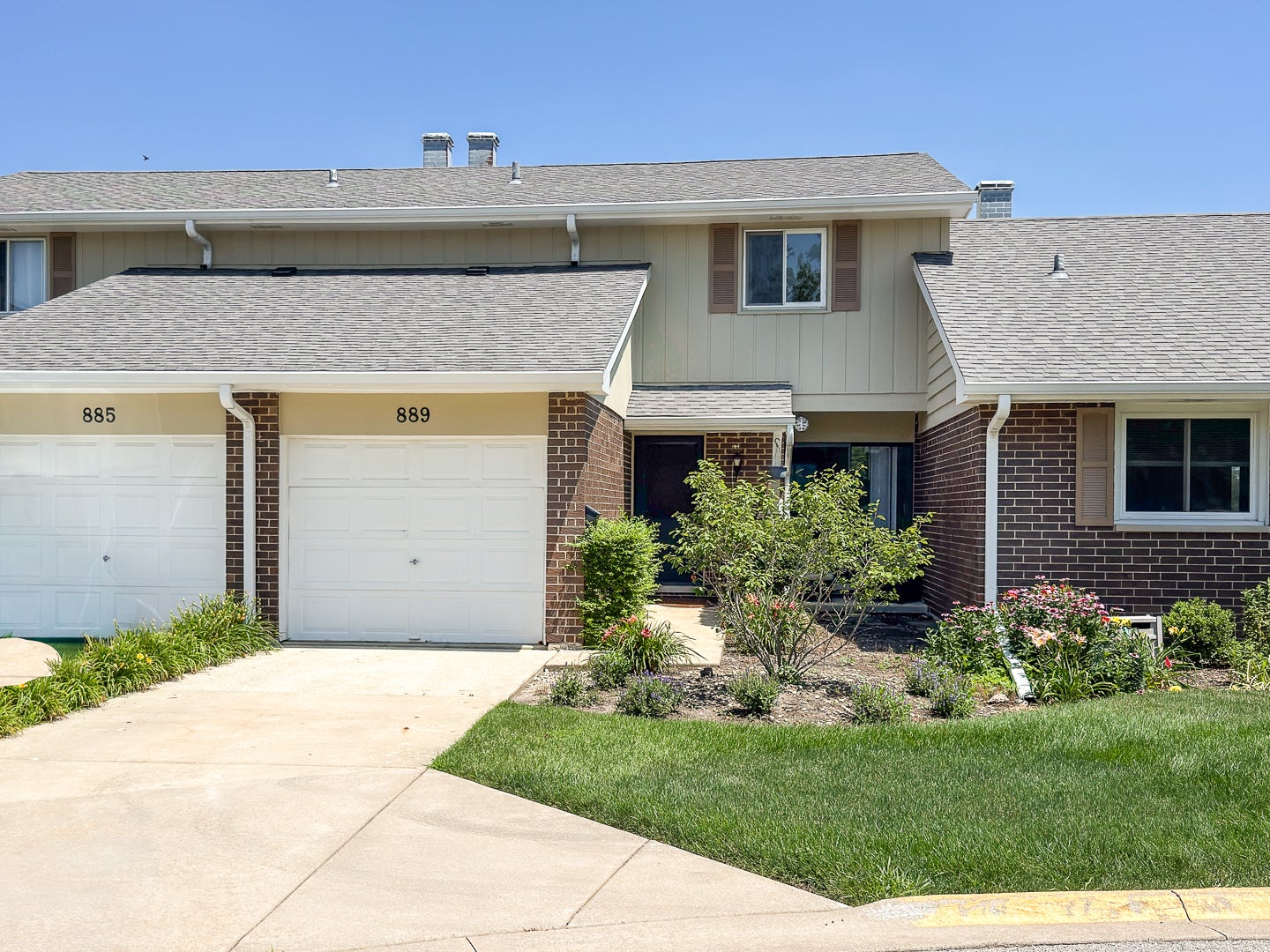 889 Heatherbrook Court — photo