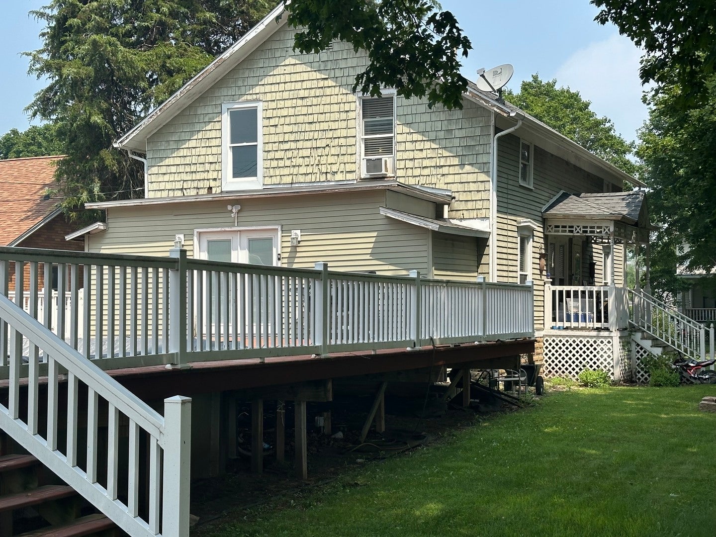 207 W Elm Street — photo