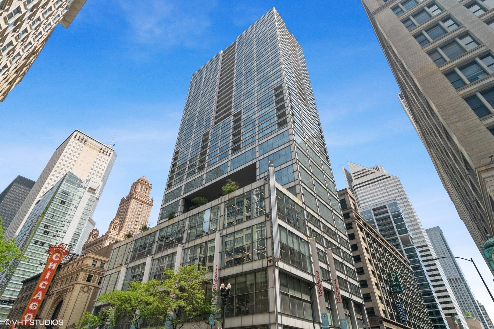 8 E Randolph Street 3208 — photo