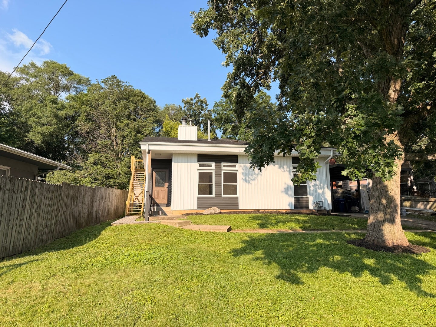 121 Oak Drive — photo