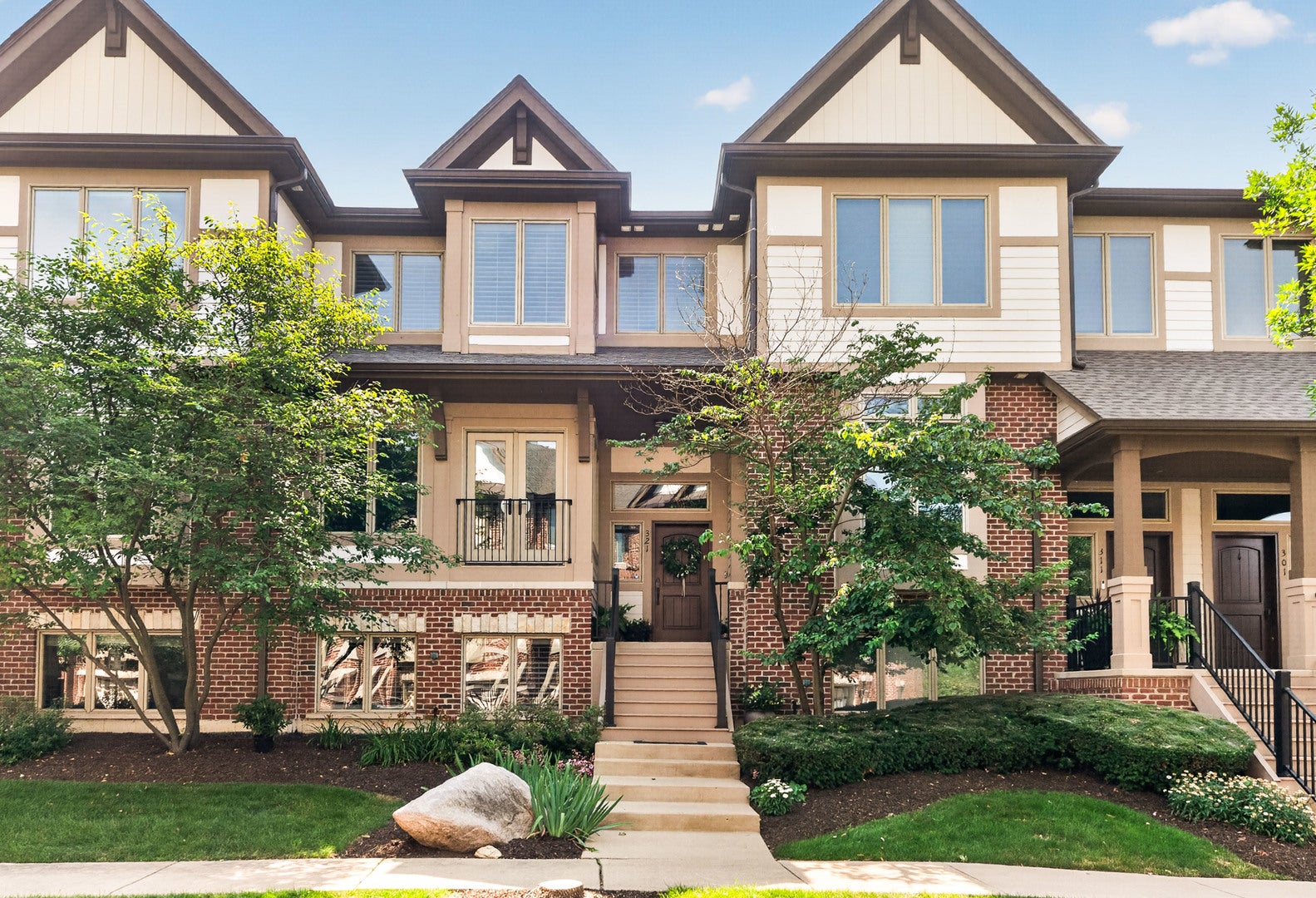 321 Brownstone Drive — photo