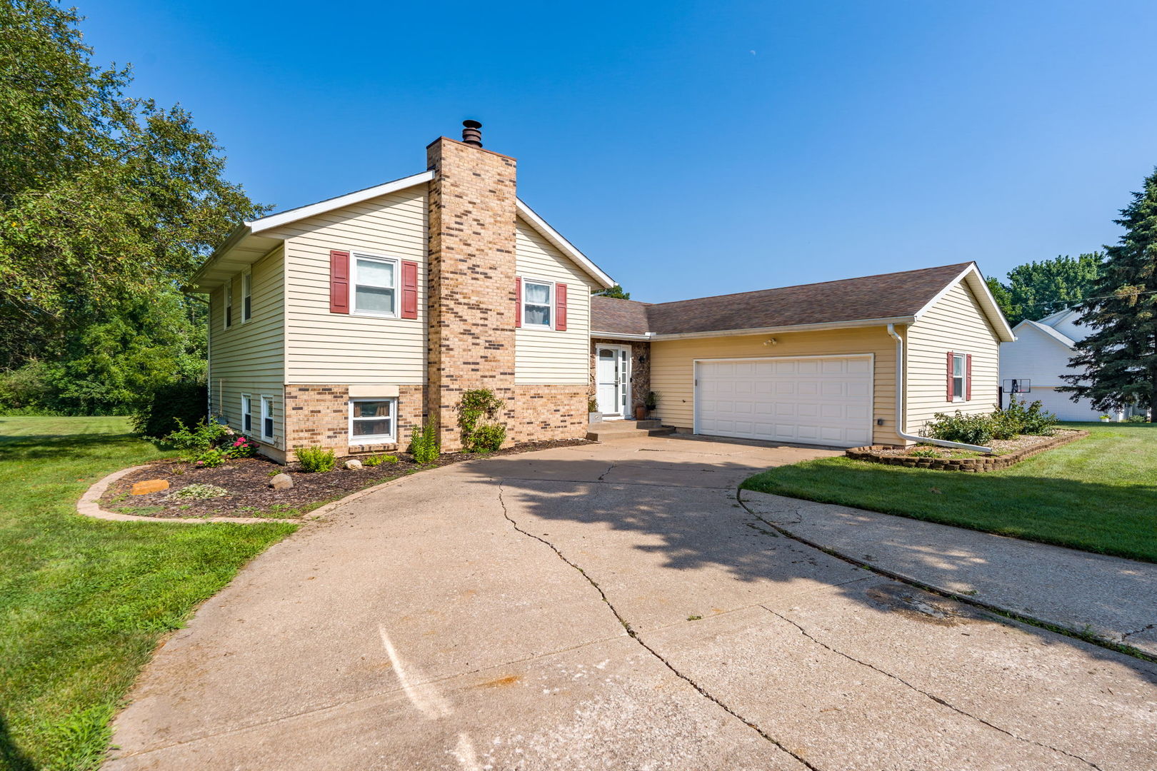 25 Woodcrest Drive — photo