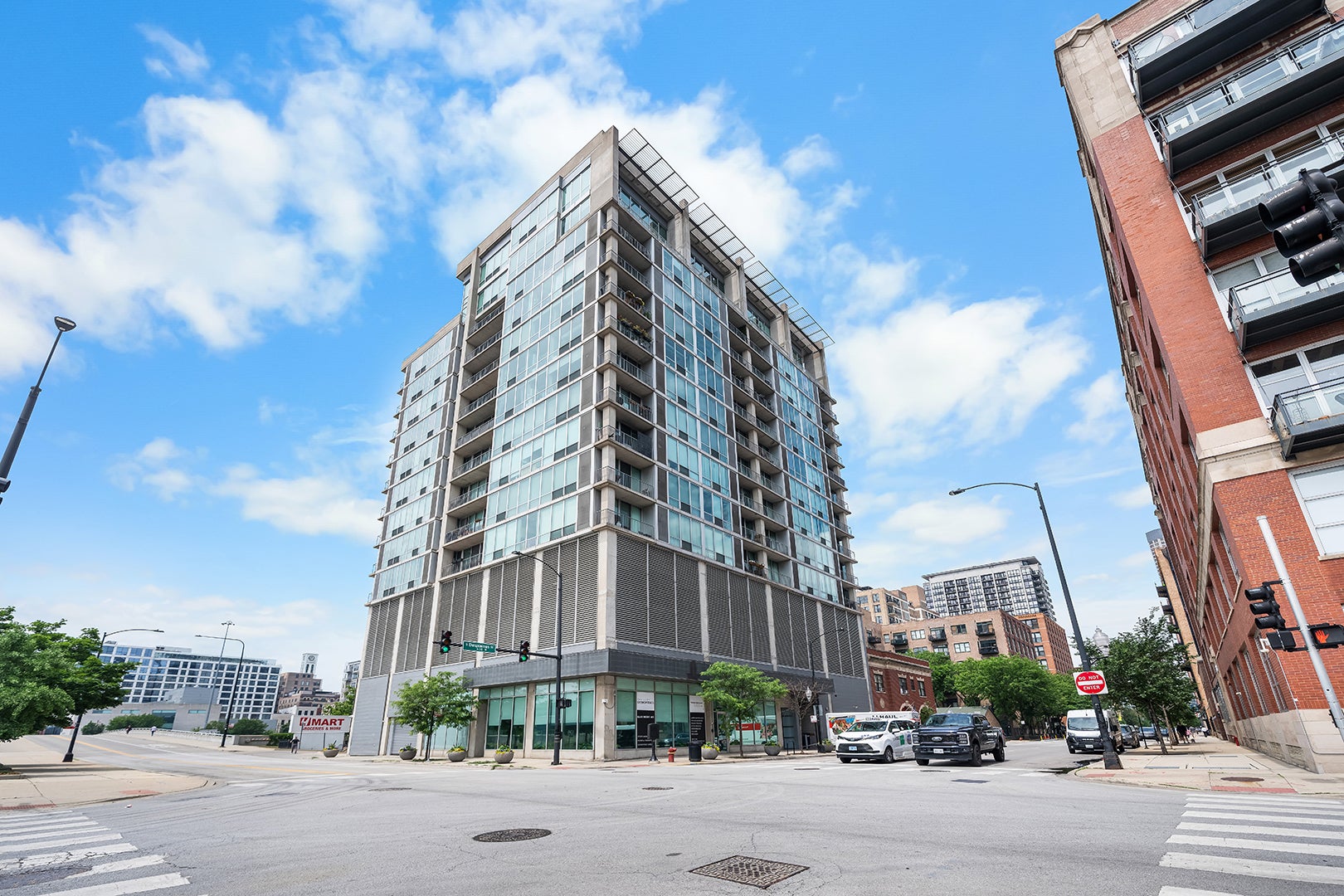 700 W Van Buren Street 1409 — photo