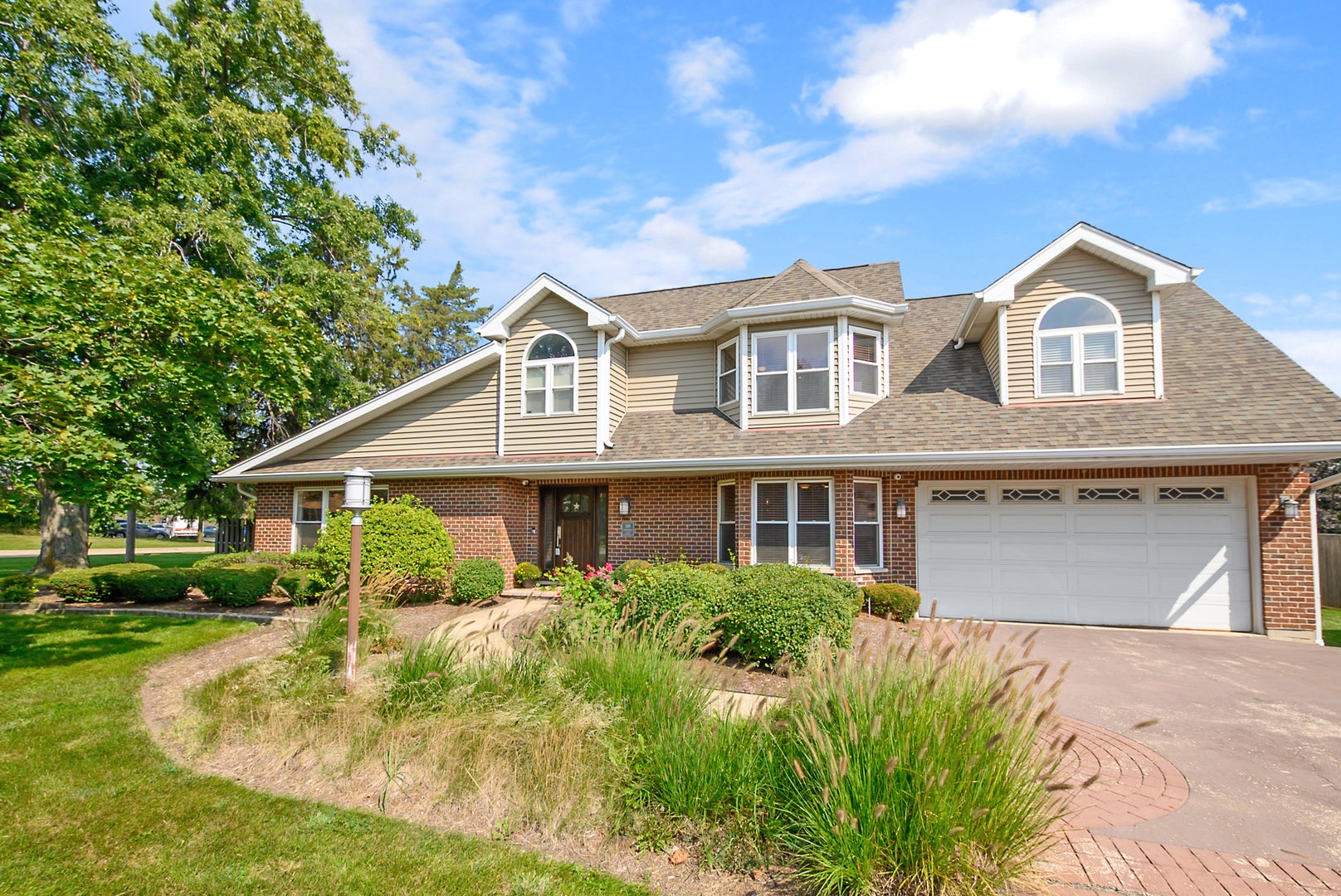 389 W Evergreen Lane — photo