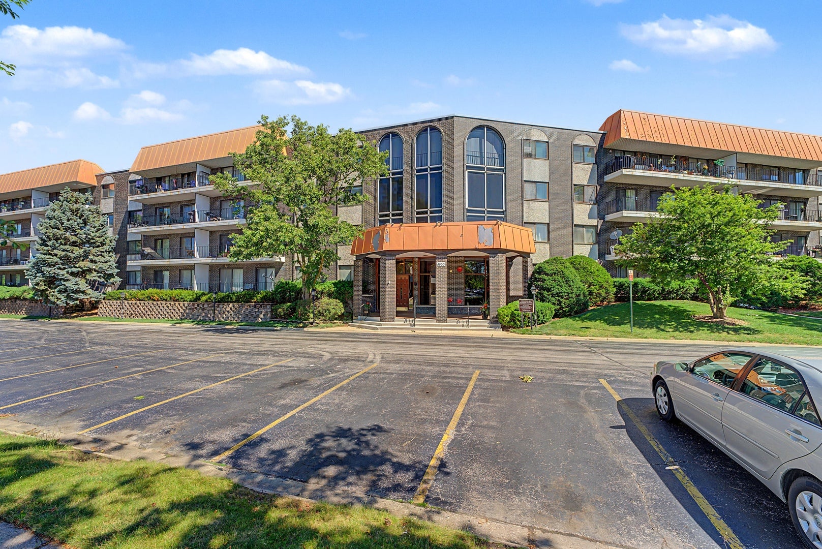 4900 Foster Street 407 — photo