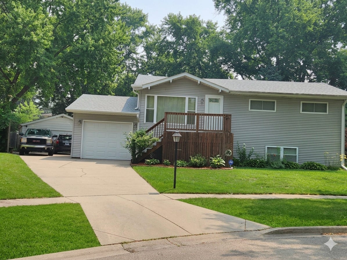 Home in Streamwood, IL 60107 — photo 2