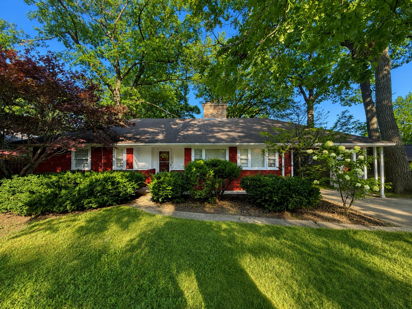 2811 Forest Lane — photo
