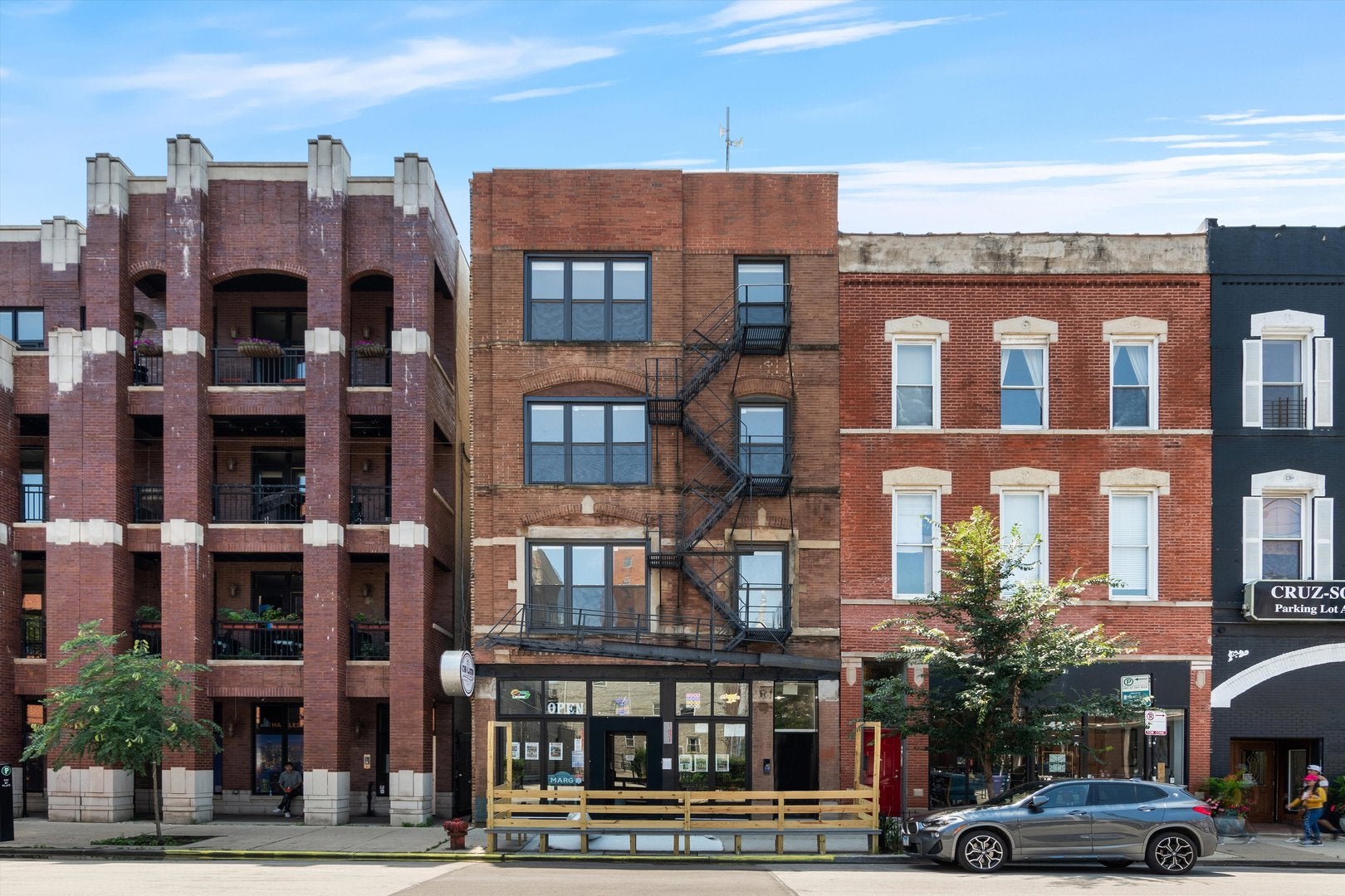 1421 W Chicago Avenue — photo