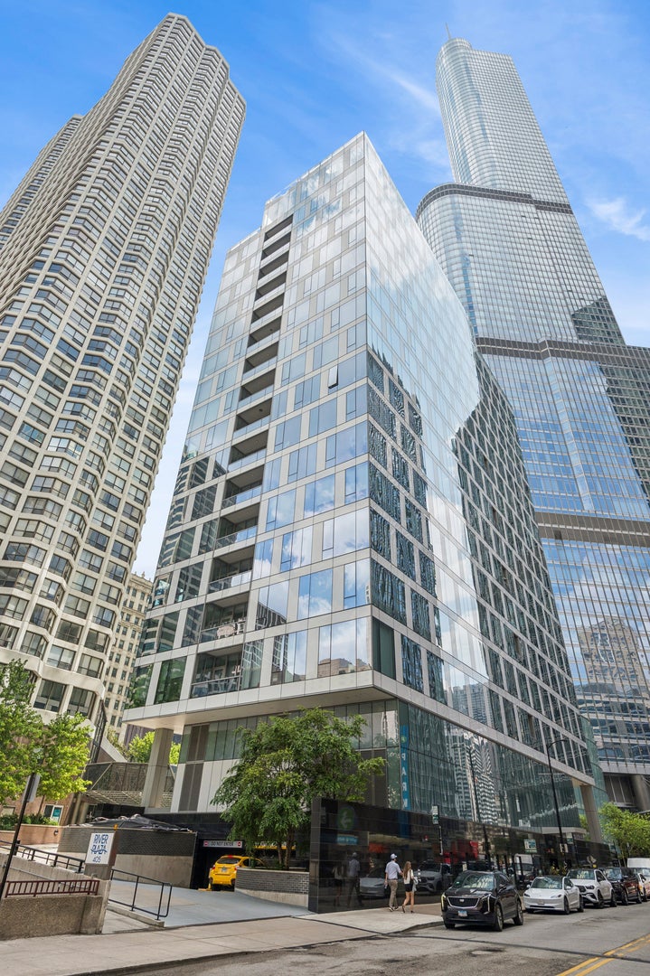 403 N Wabash Avenue 3a — photo