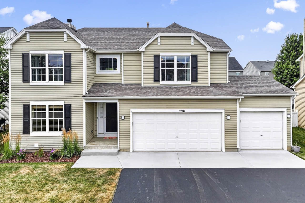 996 Timber Lake Drive — photo