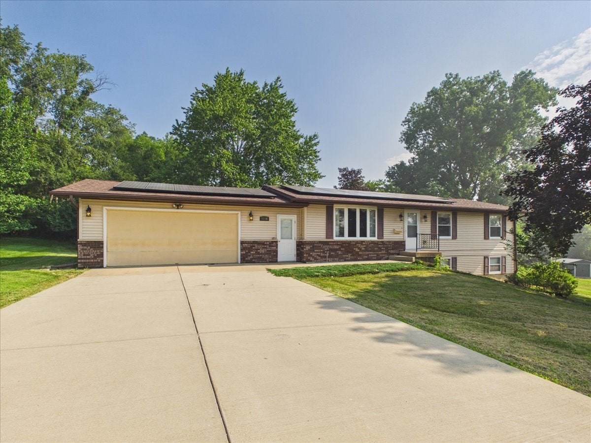 1114 W Lynwood Court — photo