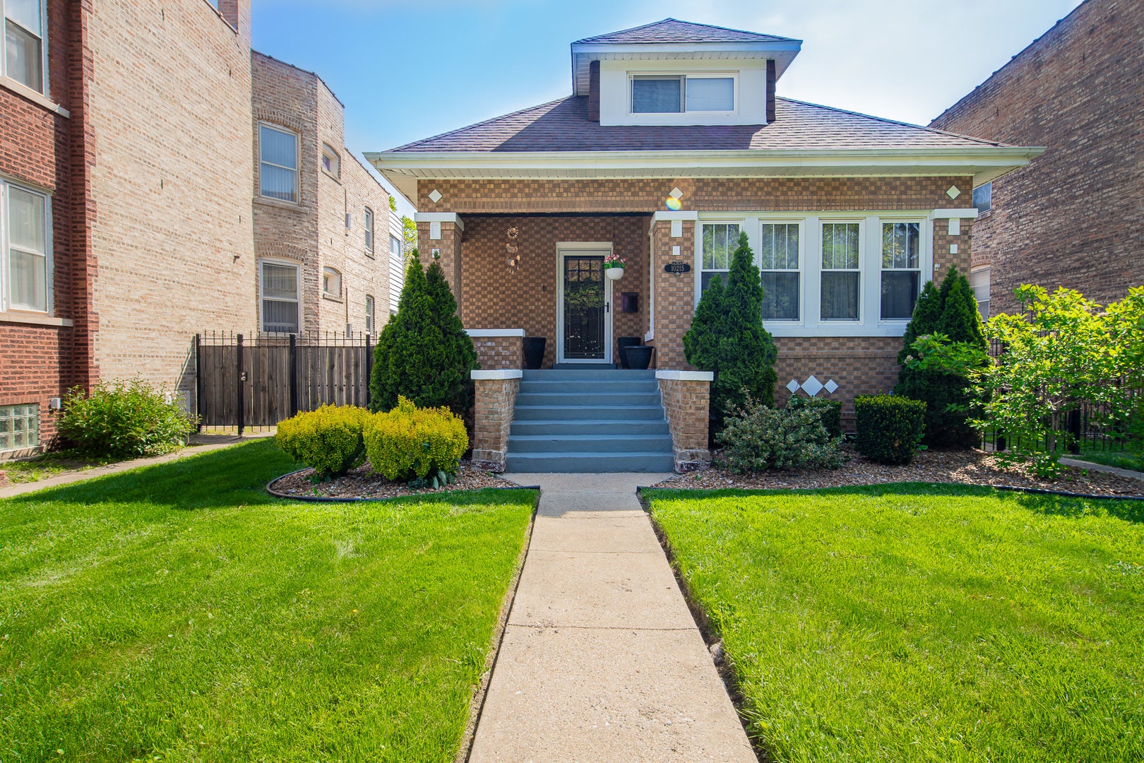 10215 S Charles Street — photo