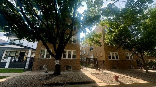 4728 N Kenneth Avenue 3E — photo