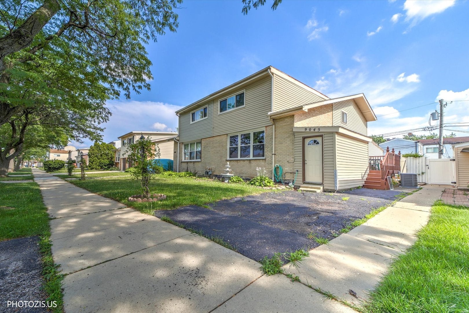 9045 Emerson Drive — photo