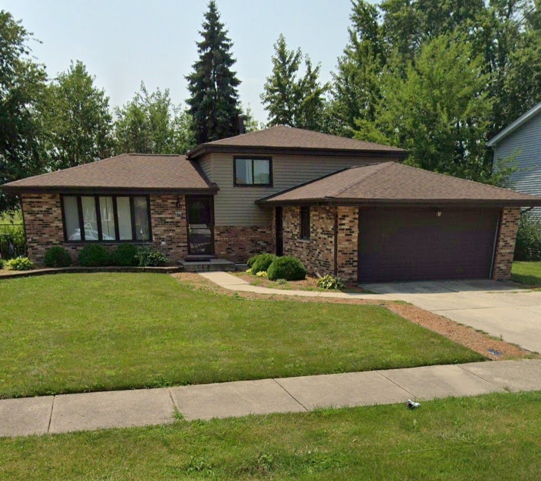6159 Marsh Lane — photo