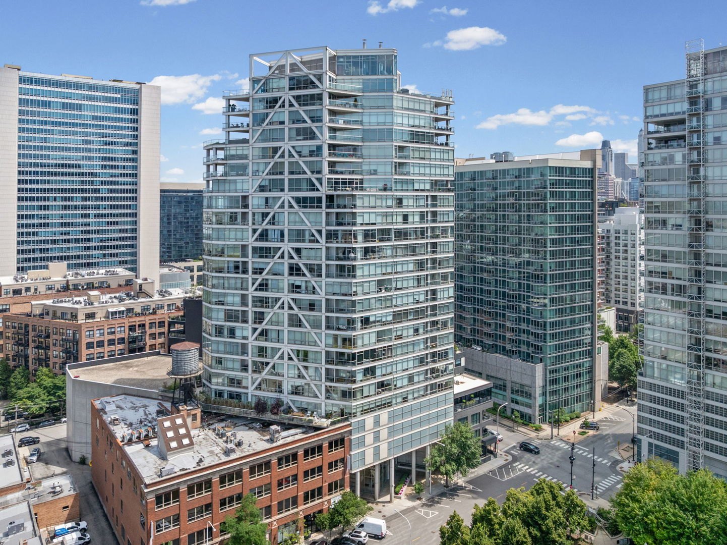 510 W Erie Street 1303 — photo