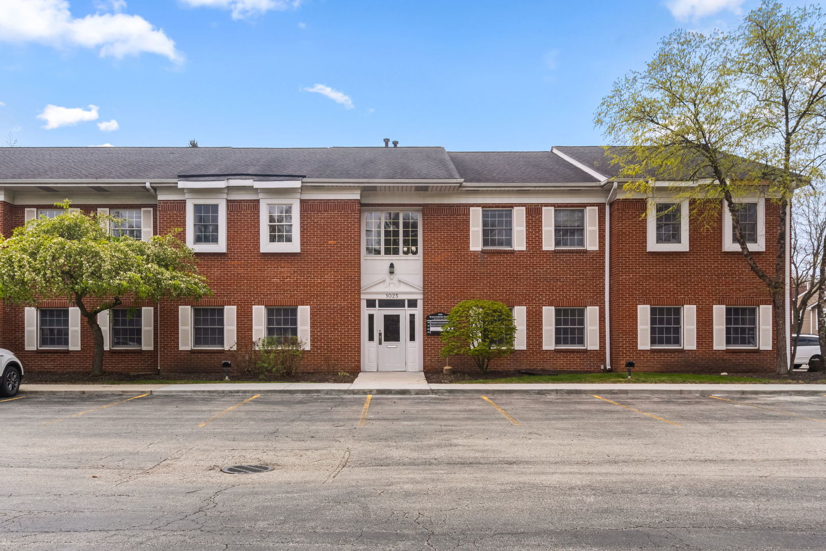 1025 W Wise Road 200 — photo