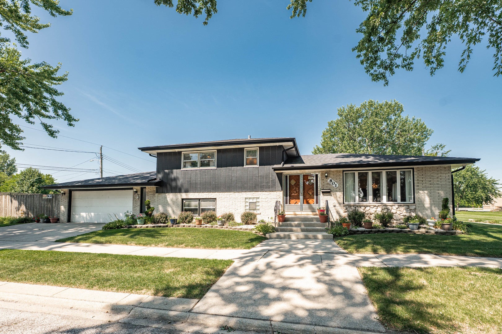 801 Memorial Drive — photo