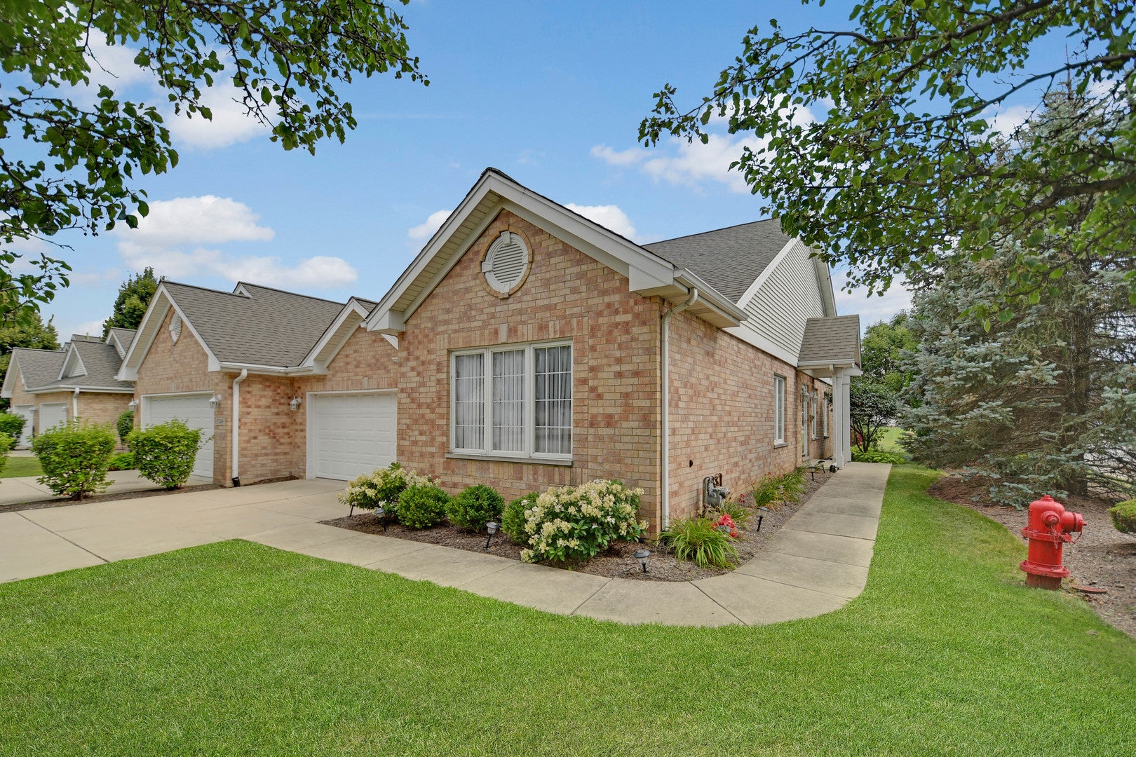 5553 Foxwoods Drive — photo
