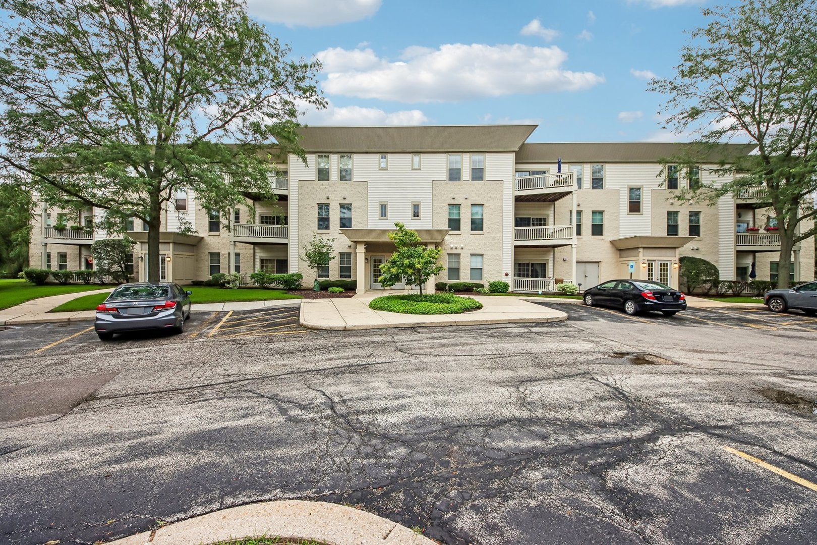 34435 N Old Walnut Circle 306 — photo