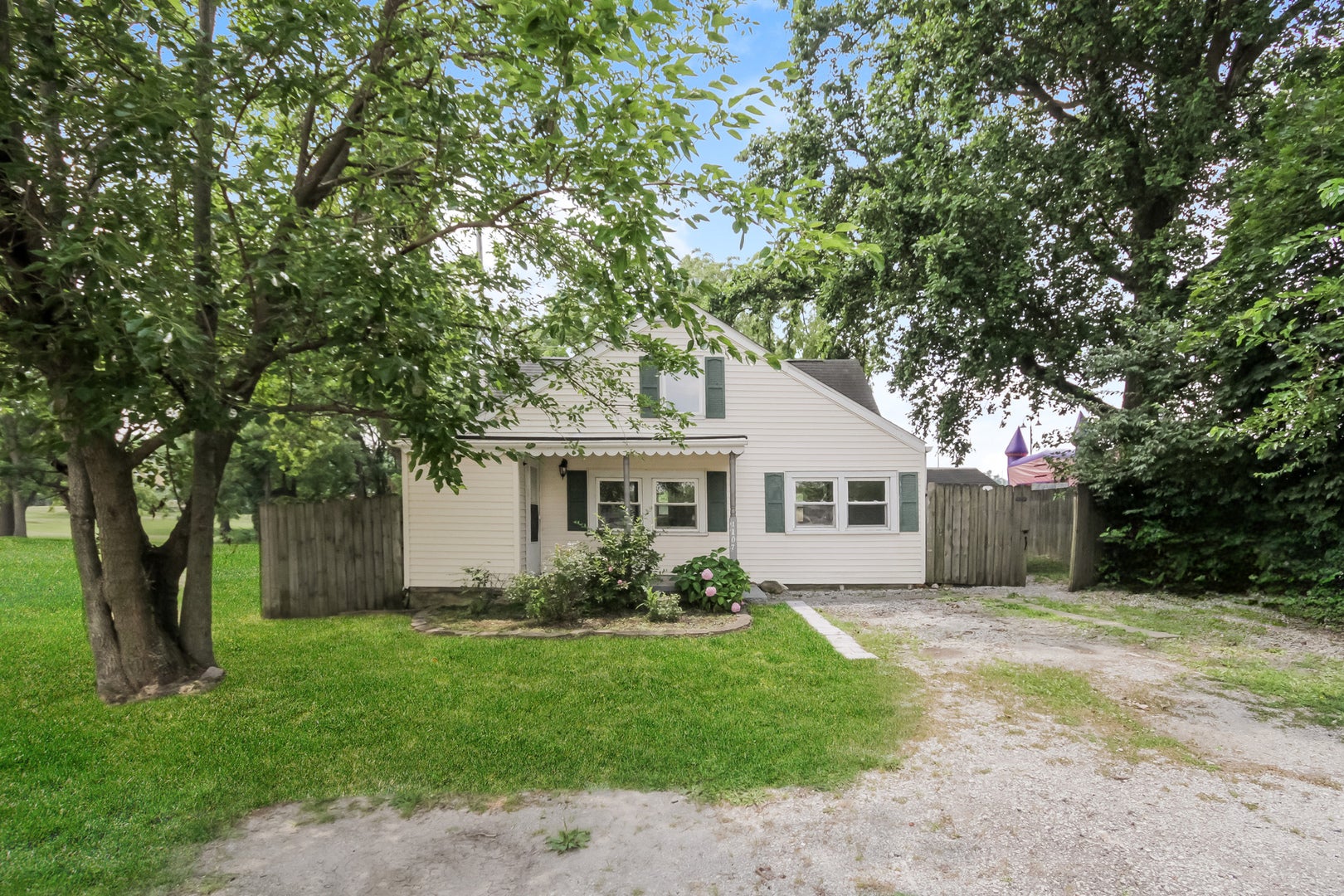 1107 E Joliet Street — photo