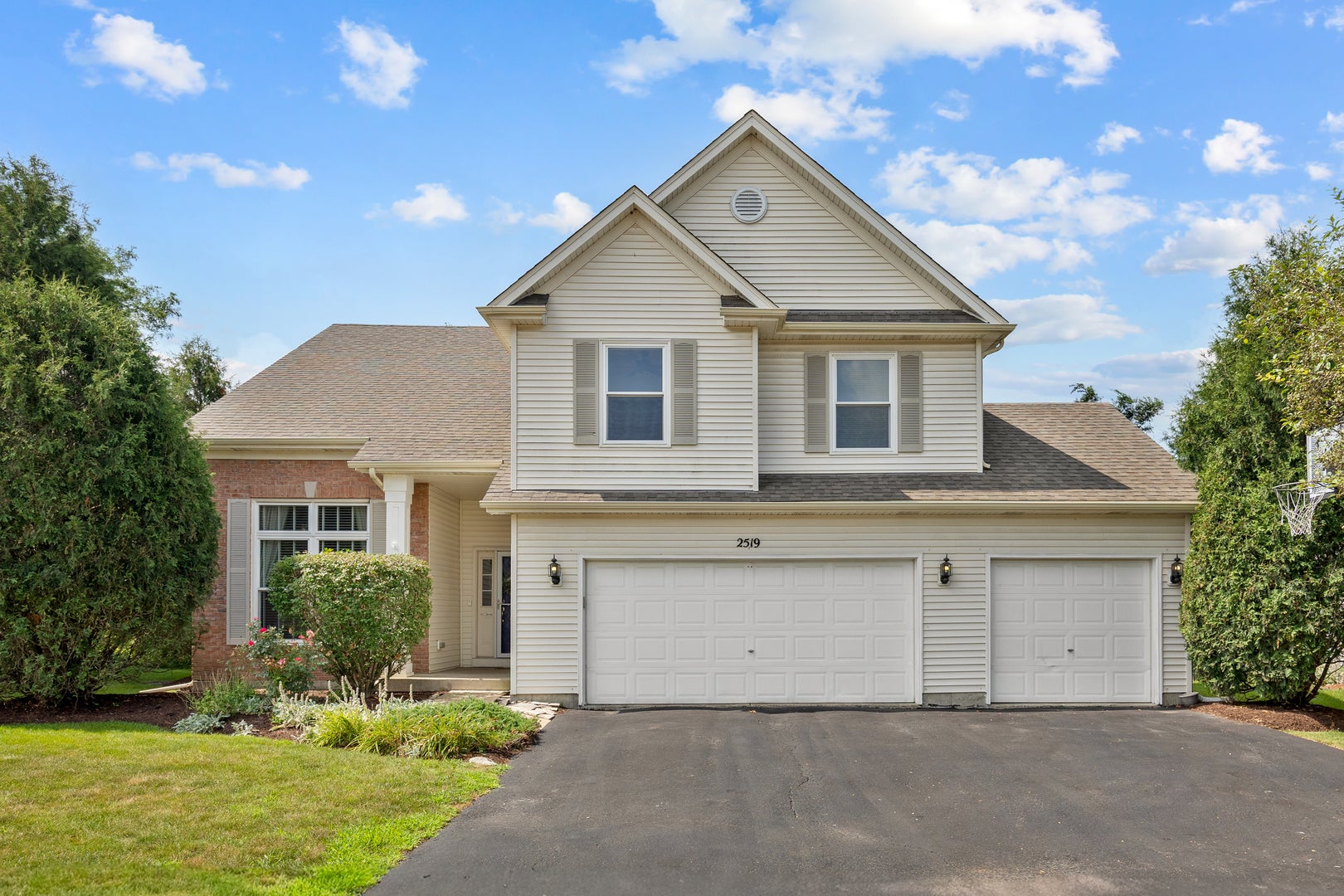 2519 Crestview Drive — photo
