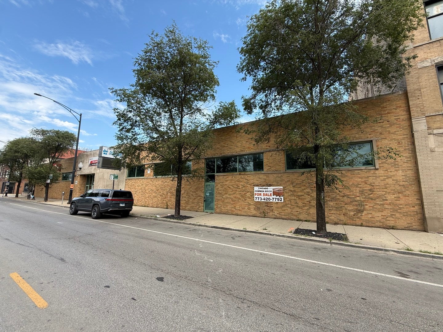 3640 W Armitage Avenue — photo