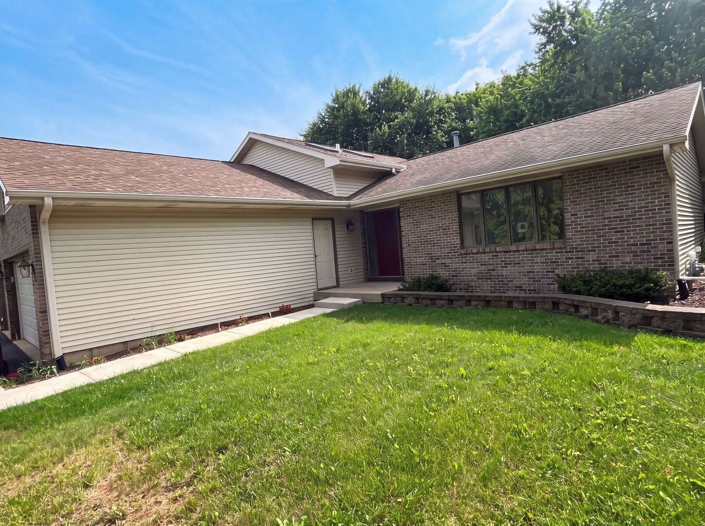 1503 Featherstone Road — photo