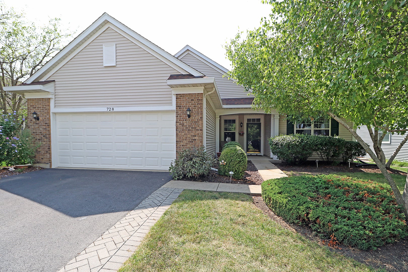 728 Holland Lane — photo