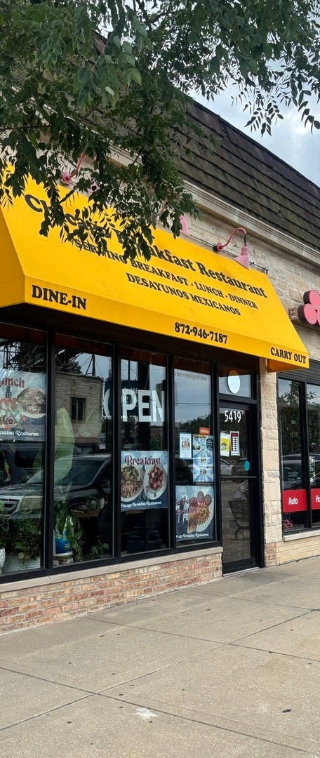 Home in Chicago, IL 60646 — photo 2