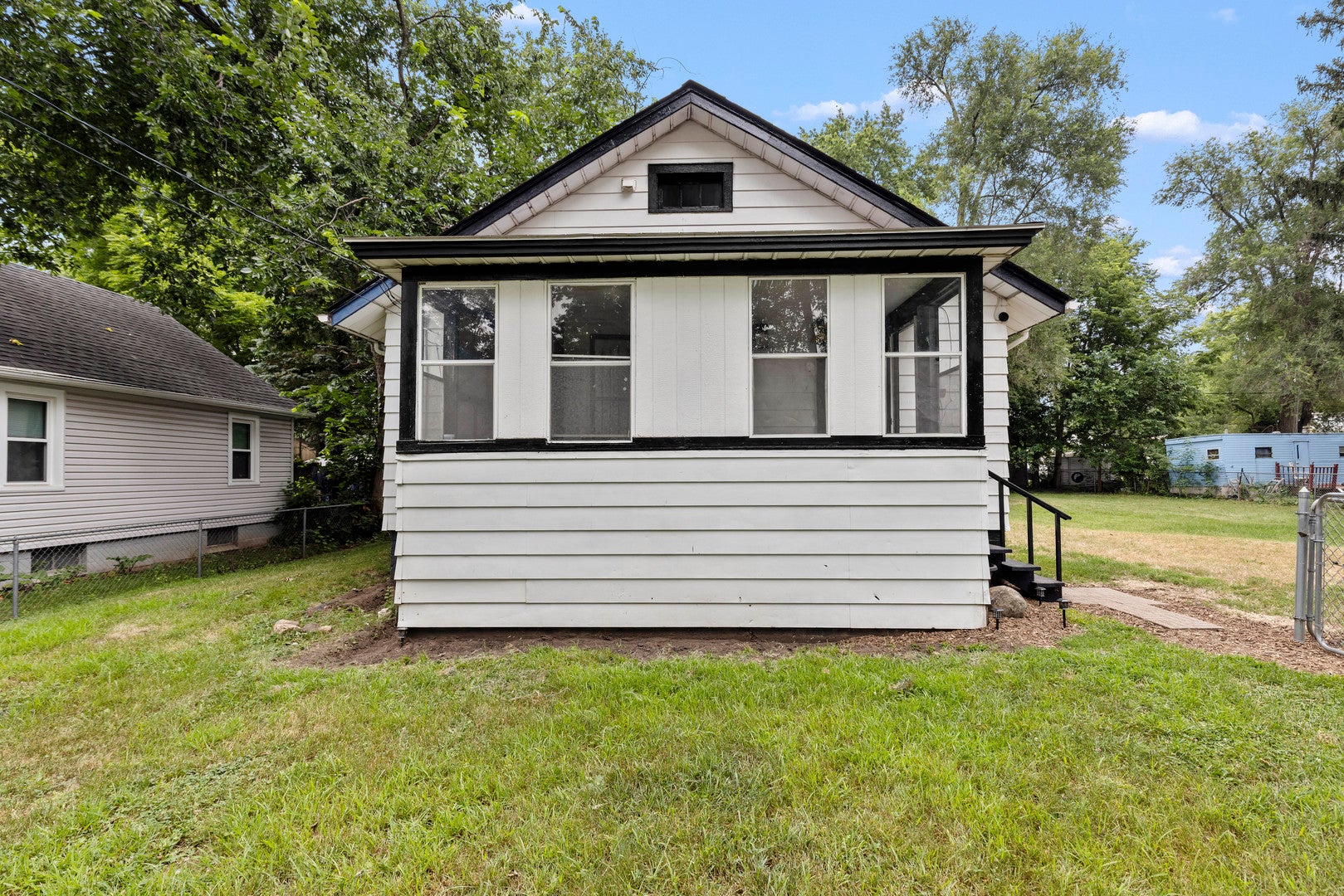 2738 Marshall Street — photo