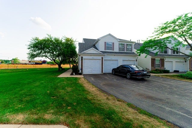 737 W Streamwood Boulevard B — photo