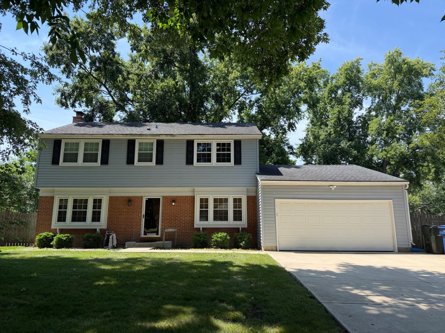 1927 Farmington Court — photo
